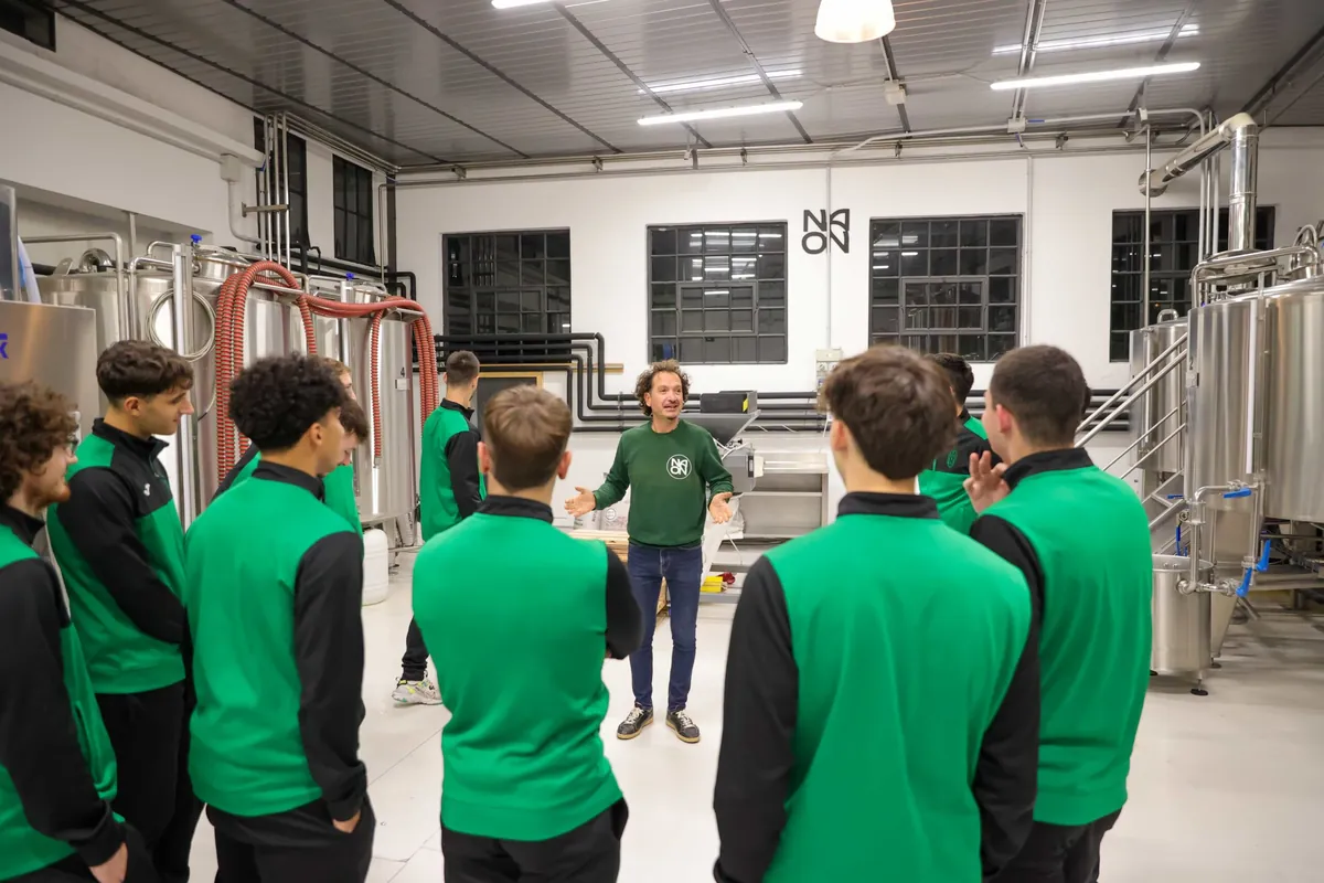 La visita guidata della squadra nel Birrificio di Naon